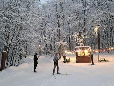 Андрей Трубецкой и олимпиец Евгений Дементьев открыли лыжную базу в Солнечном