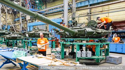 Bloomberg: Россия переходит к &laquo;полувоенному&raquo; режиму экономики