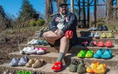 Мужчина собрал почти 4 тыс. пар Crocs и попал в Книгу рекордов Гиннесса