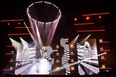 Ведущими &laquo;Золотого Граммофона&raquo; в Петербурге станут Елена Север и Артур Пирожков