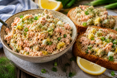Беру баночку хорошей горбуши и яйца: вкусный риет на хлеб, гренки и просто так &mdash; полезный и вкусный