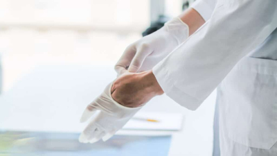 Компания депутата заработала миллиарды на продаже тайских перчаток как отечественных