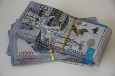 По 150-700 тысяч тенге с каждого мигранта взимали преступники