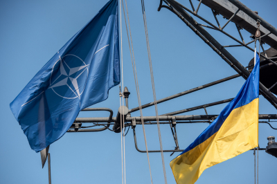 Премьер Швеции Кристерссон призвал НАТО помогать Украине с дронами