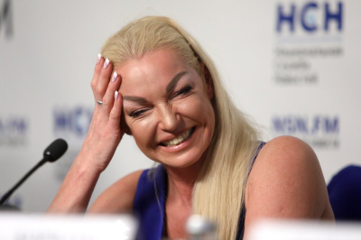 Волочкова назвала хейтеров певицы Славы кончеными людьми