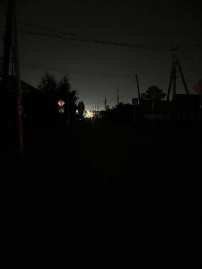 Народный репортер. Дети по темноте идут из школы