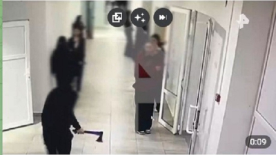 В школе в Казахстане ученик ранил топором двух одноклассников