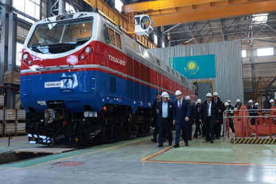Закупить новые локомотивы и вагоны намерены в Казахстане